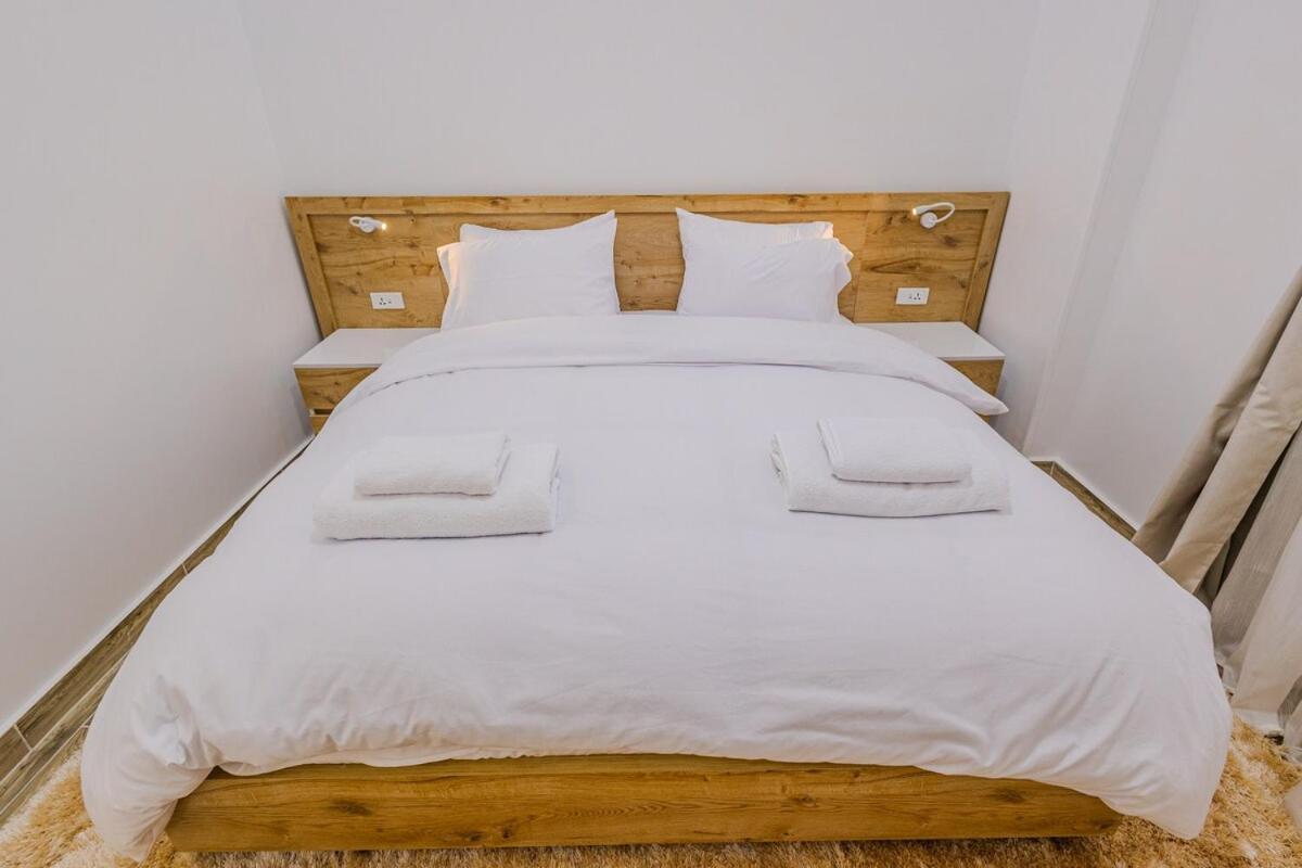 Apartment Chic Cozy Retreat With Jacuzzi Next To Auc *