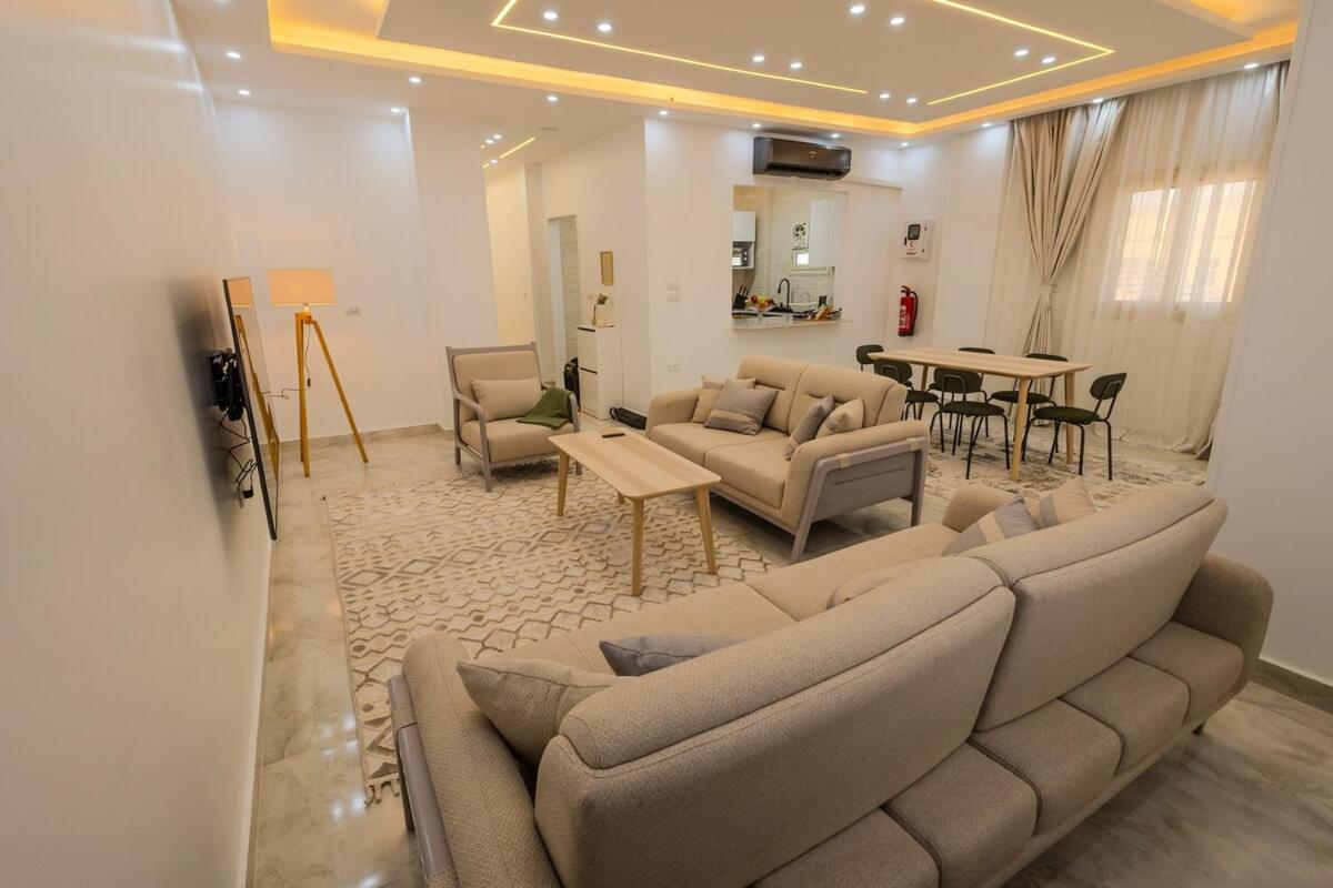 Chic Cozy Retreat With Jacuzzi Next To Auc Apartment *