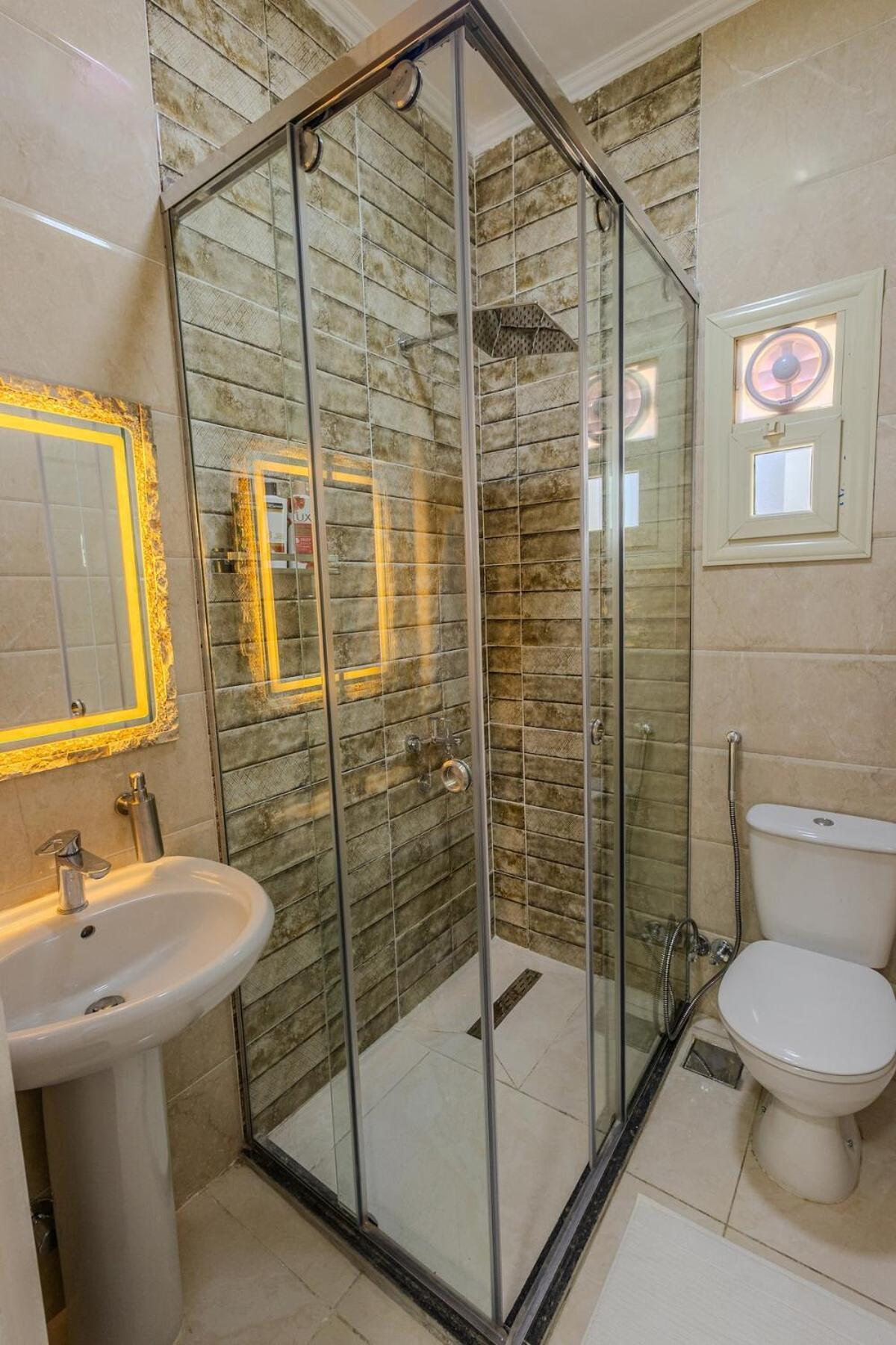 Chic Cozy Retreat With Jacuzzi Next To Auc Apartment Cairo
