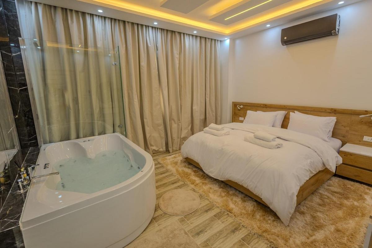 Apartment Chic Cozy Retreat With Jacuzzi Next To Auc Cairo