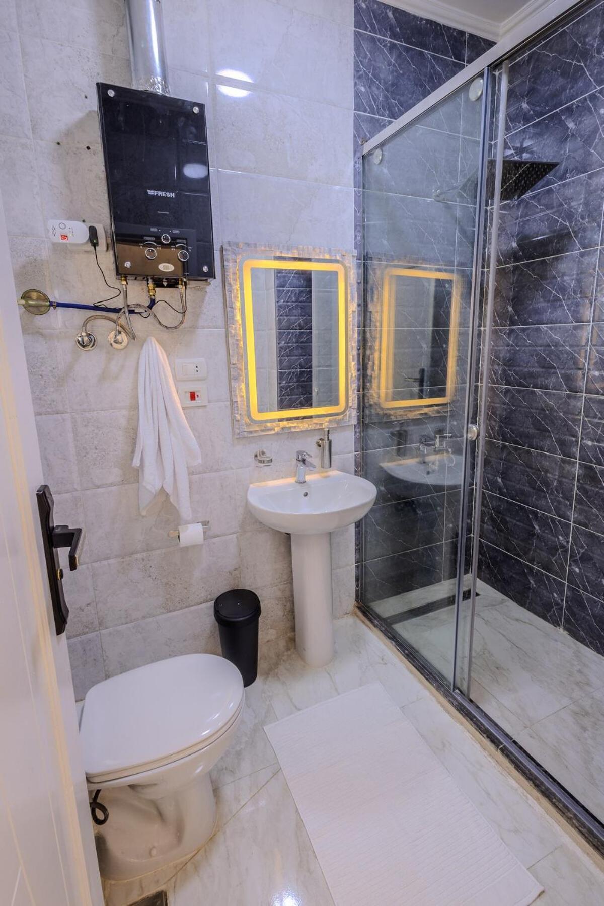 Chic Cozy Retreat With Jacuzzi Next To Auc * Cairo